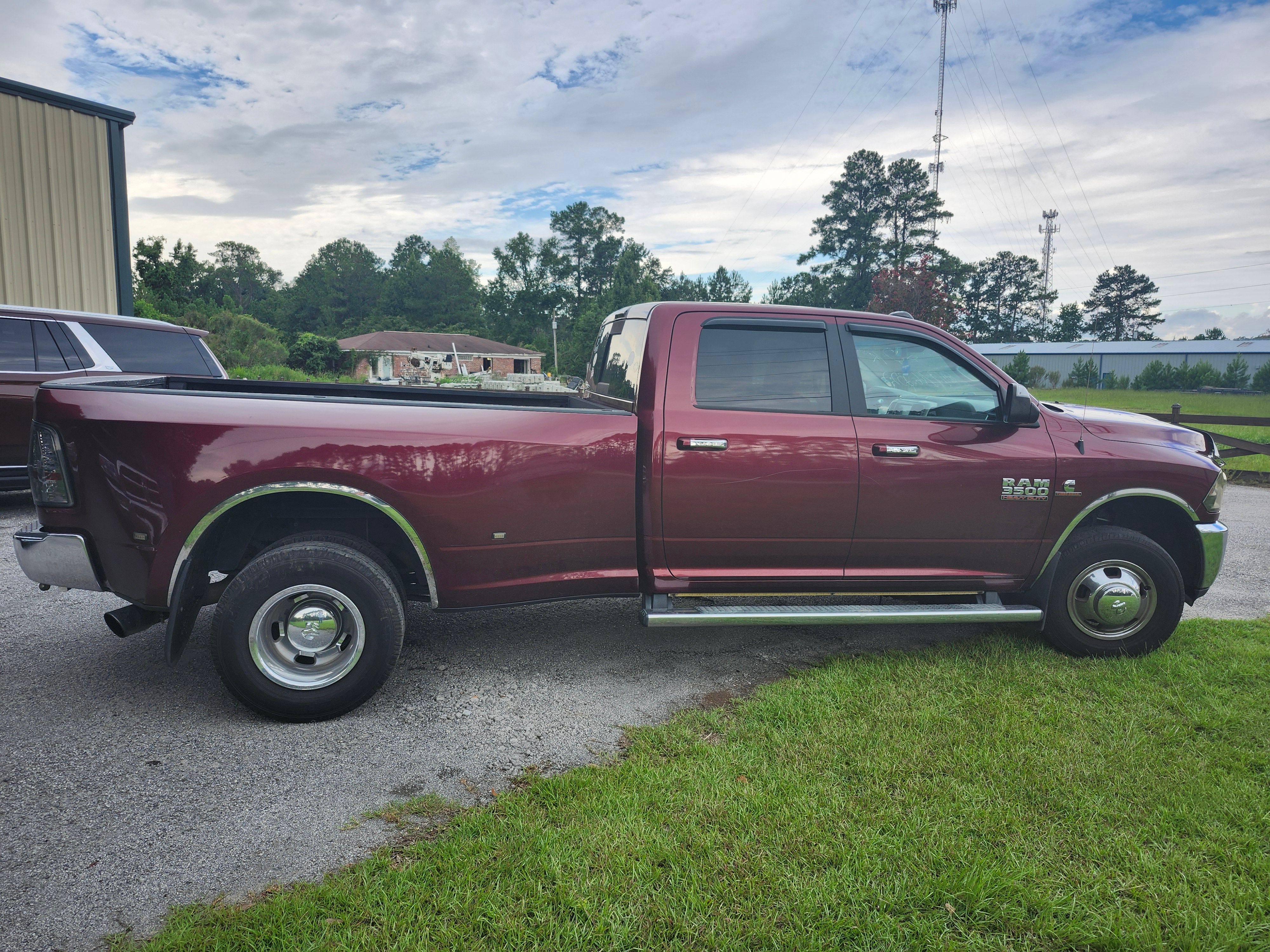 Used 2017 RAM 3500 SLT RWD image 13