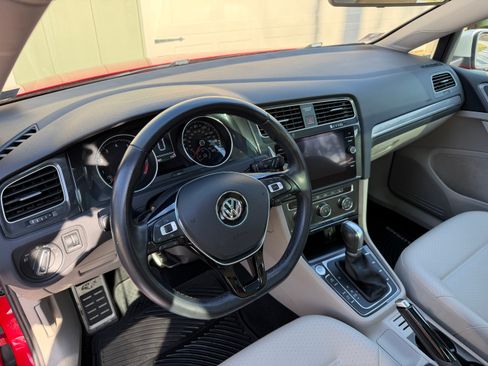 Used 2018 Volkswagen Golf Alltrack SE image 15
