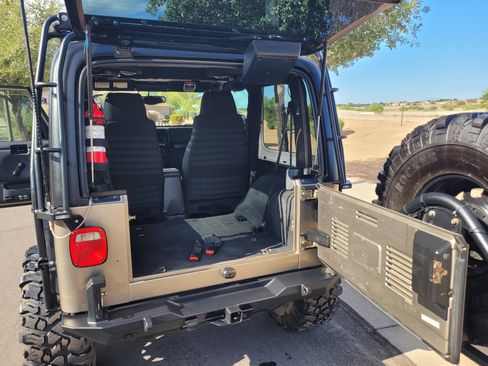 Used 2004 Jeep Wrangler Rubicon w/ Dual Top Group image 5