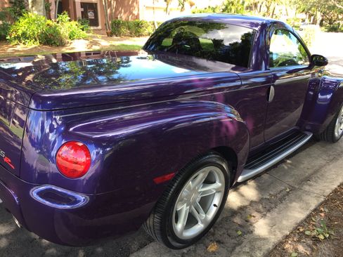 Used 2004 Chevrolet SSR w/ Preferred Equipment Group image 6