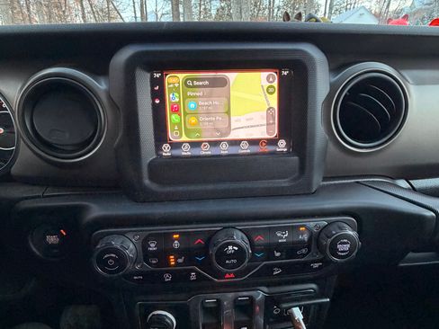 Used 2020 Jeep Wrangler Sport image 15