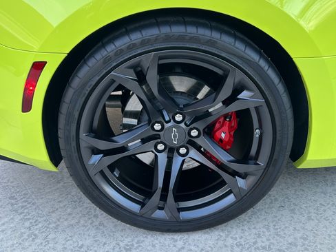 Used 2021 Chevrolet Camaro SS image 25