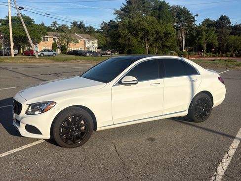 Used 2018 Mercedes-Benz C 300 4MATIC Sedan image 1