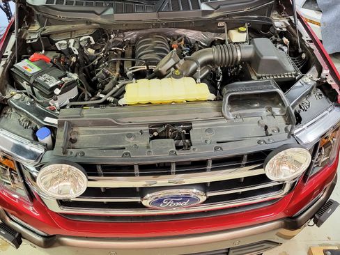 Used 2022 Ford F150 Lariat w/ Max Trailer Tow Package image 12