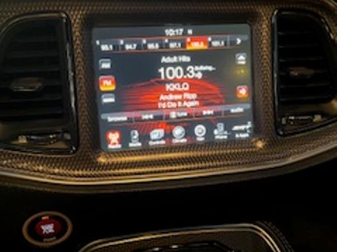 Used 2015 Dodge Challenger SRT Hellcat image 10