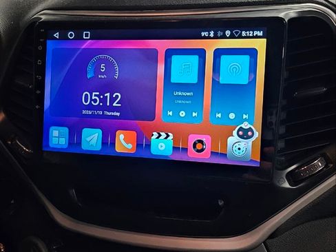 Used 2017 Jeep Cherokee Sport image 5