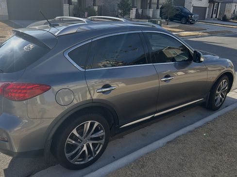 Used 2017 INFINITI QX50 2WD w/ Technology Package image 4