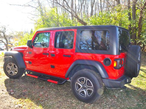 Used 2018 Jeep Wrangler Unlimited Sport S image 5