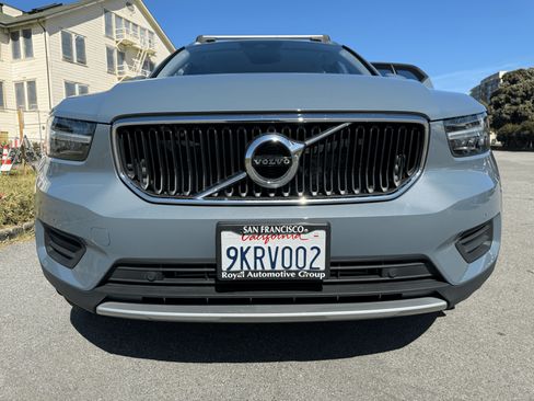Used 2020 Volvo XC40 T5 Momentum w/ Premium Package image 6