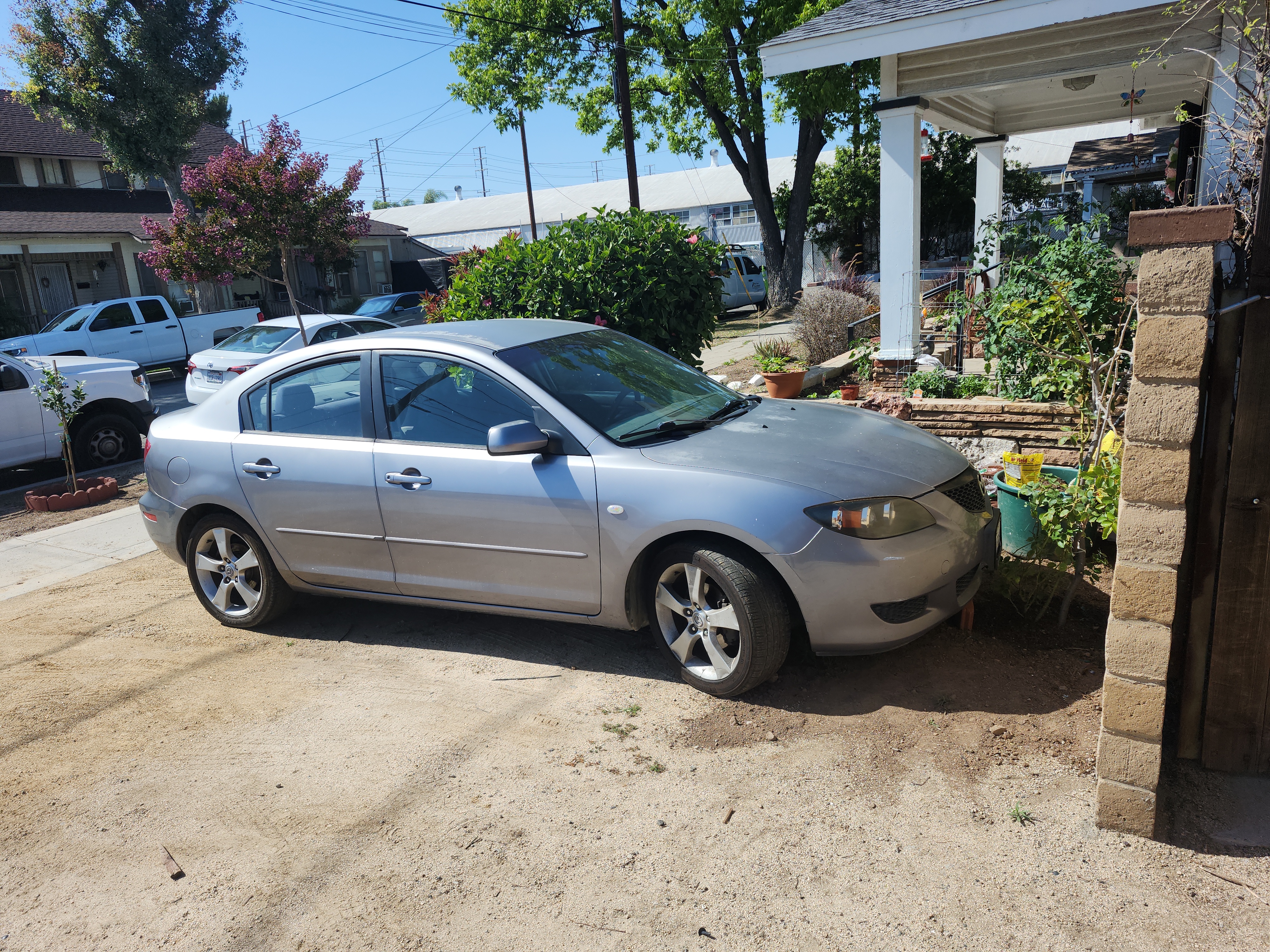 Used 2005 MAZDA MAZDA3 I FWD image 1