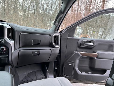 Used 2019 Chevrolet Silverado 1500 LT Trail Boss image 21