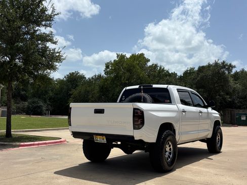 Used 2018 Toyota Tundra SR5 w/ SR5 Upgrade Package RWD image 10