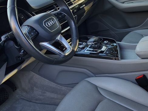 Used 2017 Audi Q7 3.0T Prestige image 6