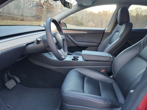 Used 2024 Tesla Model Y Long Range image 11