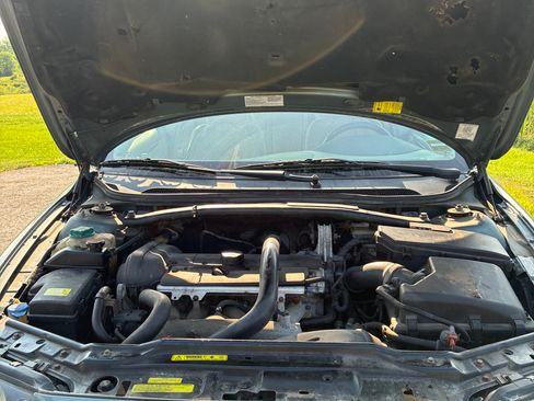 Used 2004 Volvo S60 2.5T AWD/4WD image 13