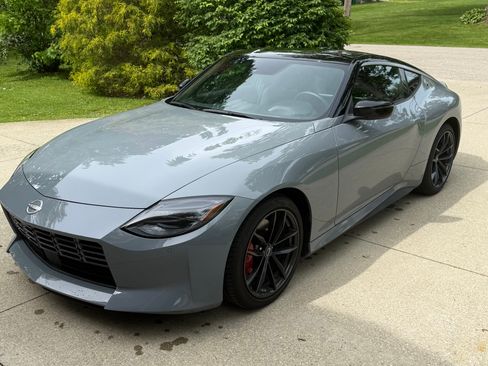 Used 2024 Nissan Z Performance w/ Floor Mat Package RWD image 1