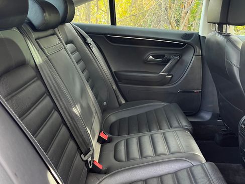 Used 2013 Volkswagen CC Executive image 16