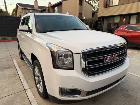 Used 2020 GMC Yukon SLT w/ Open Road Package RWD image 2