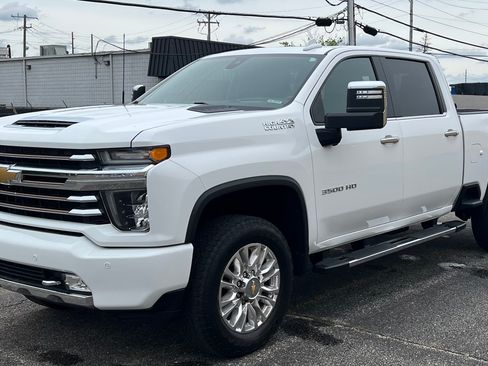 Used 2022 Chevrolet Silverado 3500 High Country w/ Z71 Off-Road Package AWD/4WD image 4