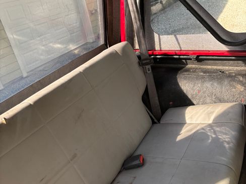 Used 1998 Jeep Wrangler SE image 12