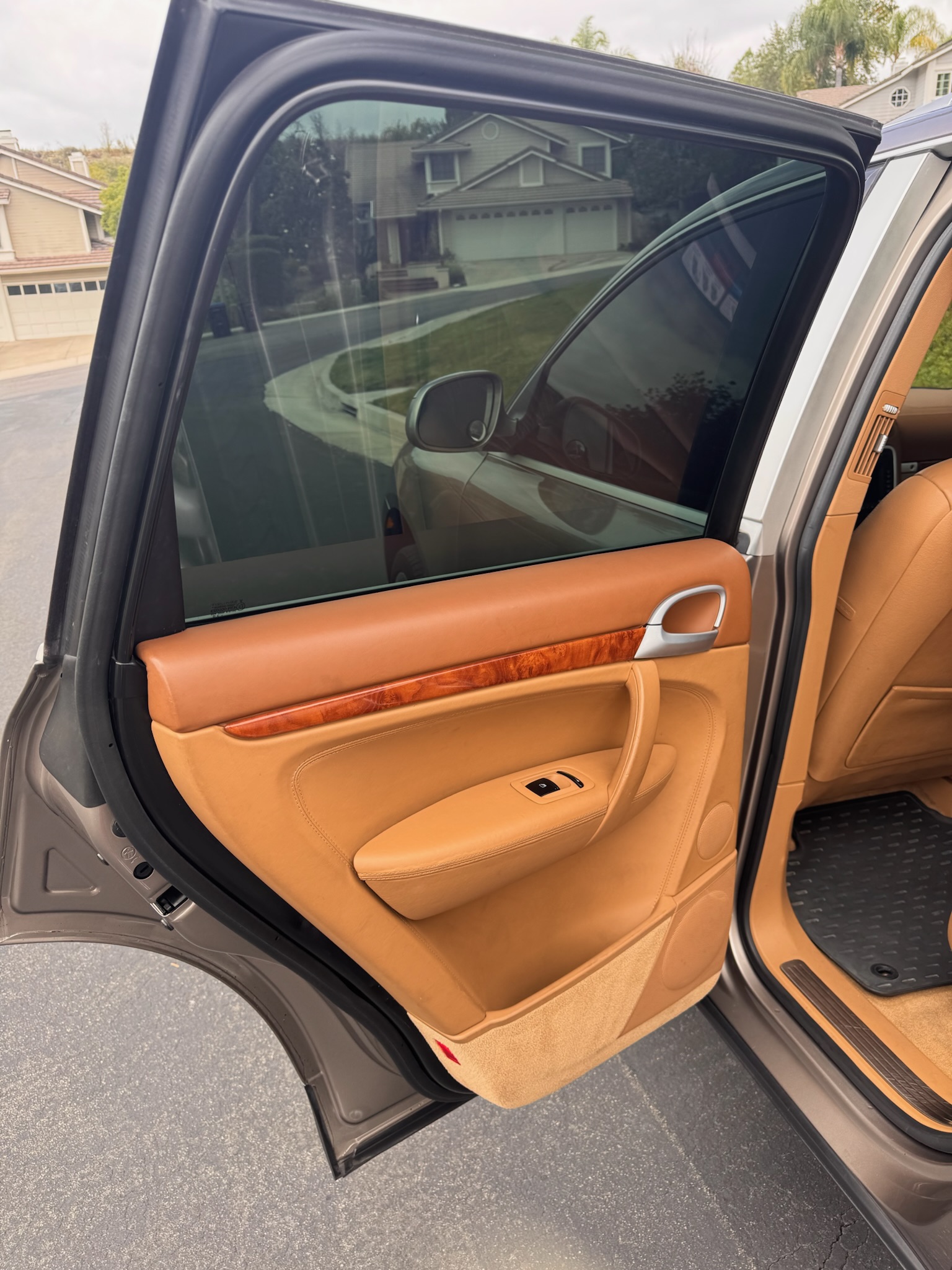 Used 2004 Porsche Cayenne S AWD/4WD image 8
