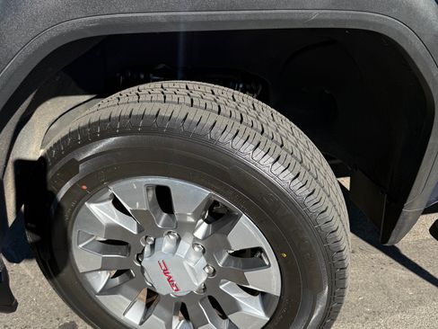 Used 2020 GMC Sierra 2500 Pickup 4D 8 ft w/ Convenience Package image 17