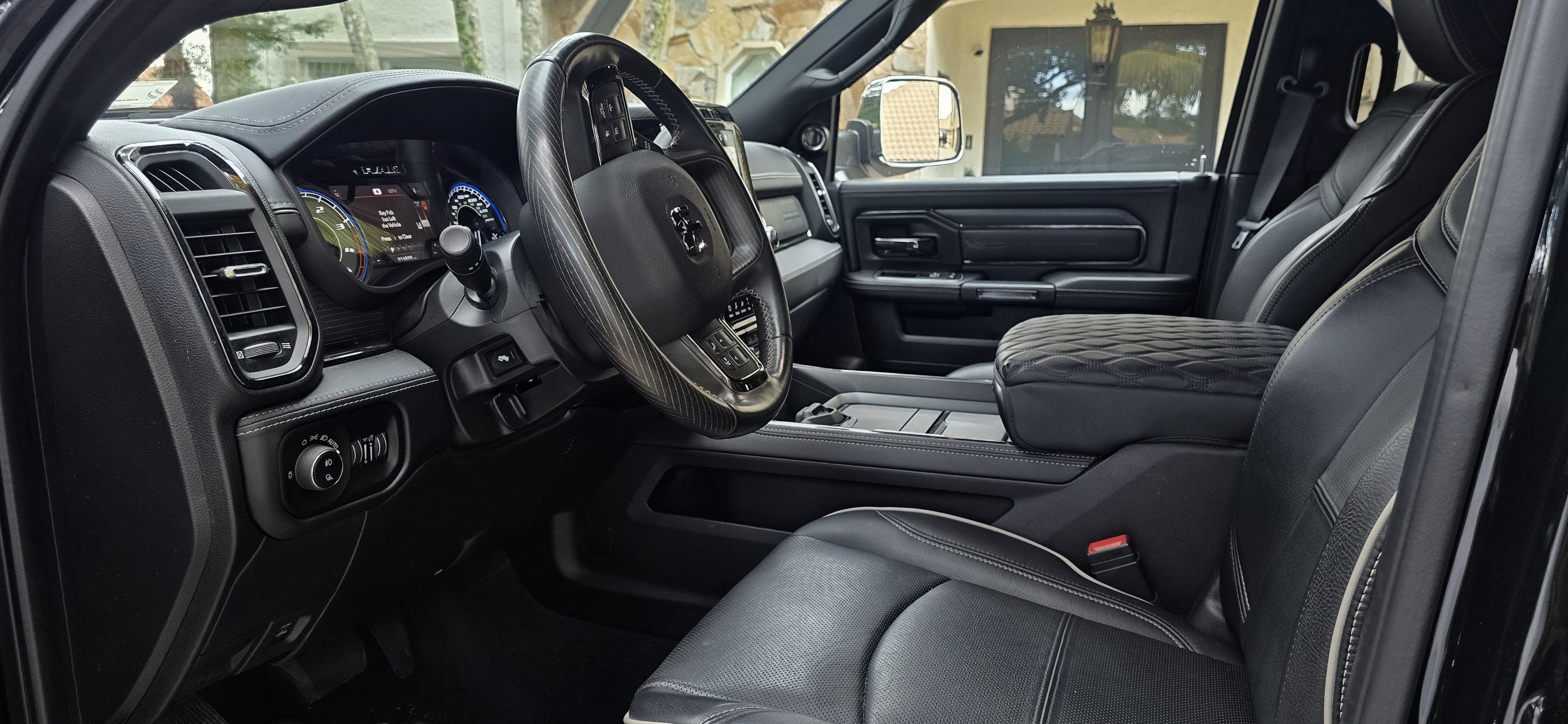 Used 2022 RAM 3500 Limited AWD/4WD image 16