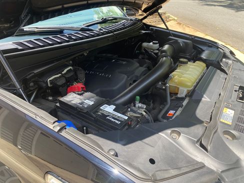 Used 2019 Lincoln Navigator Select RWD image 29