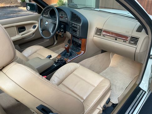 Used 1999 BMW 328i Convertible RWD image 18