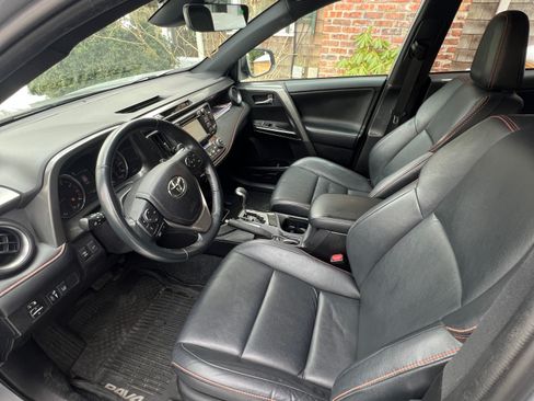 Used 2018 Toyota RAV4 SE w/ Power Extra Value Package image 12