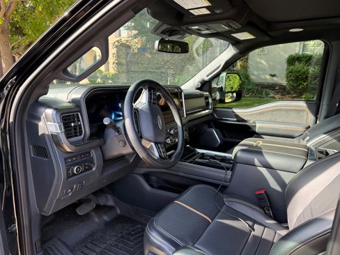Used 2024 Ford F250 Platinum AWD/4WD image 5