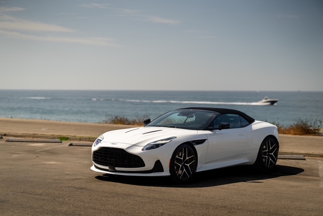 Used 2025 Aston Martin DB12 Convertible RWD image 1