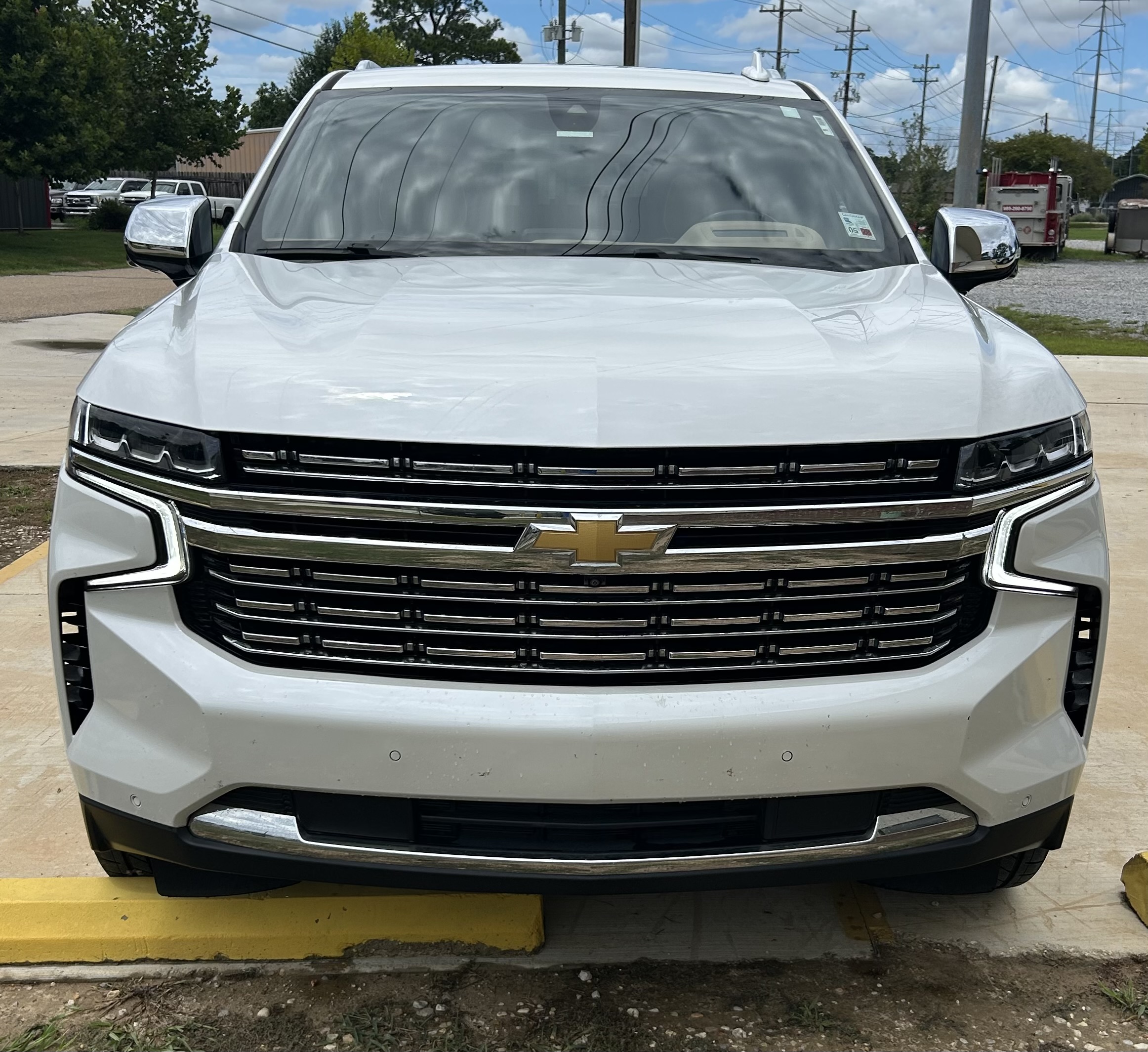 Used 2022 Chevrolet Suburban Premier w/ Premium Package 2 AWD/4WD image 4