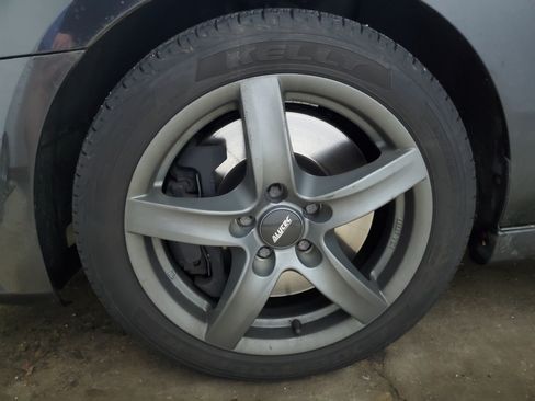 Used 2012 Volkswagen Golf 4-Door image 25