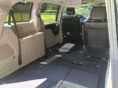 Used 2016 Chrysler Town & Country Limited Platinum w/ Trailer Tow Group image 12