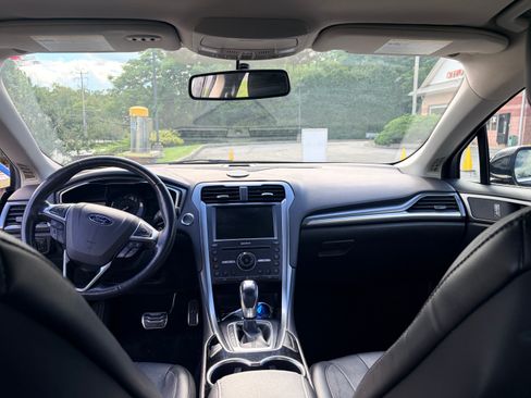 Used 2016 Ford Fusion Titanium FWD image 8