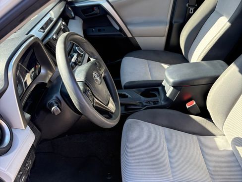 Used 2013 Toyota RAV4 LE image 13