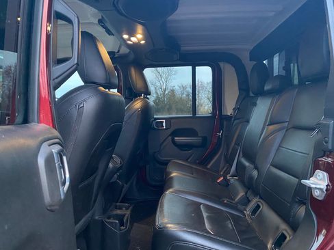 Used 2021 Jeep Gladiator Sport image 19