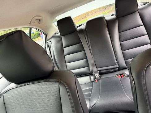 Used 2025 Toyota Corolla LE FWD image 16