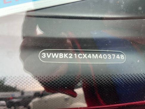 Used 2004 Volkswagen Beetle GL image 9