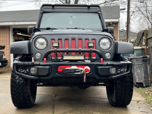 Used 2017 Jeep Wrangler Unlimited Rubicon image 2