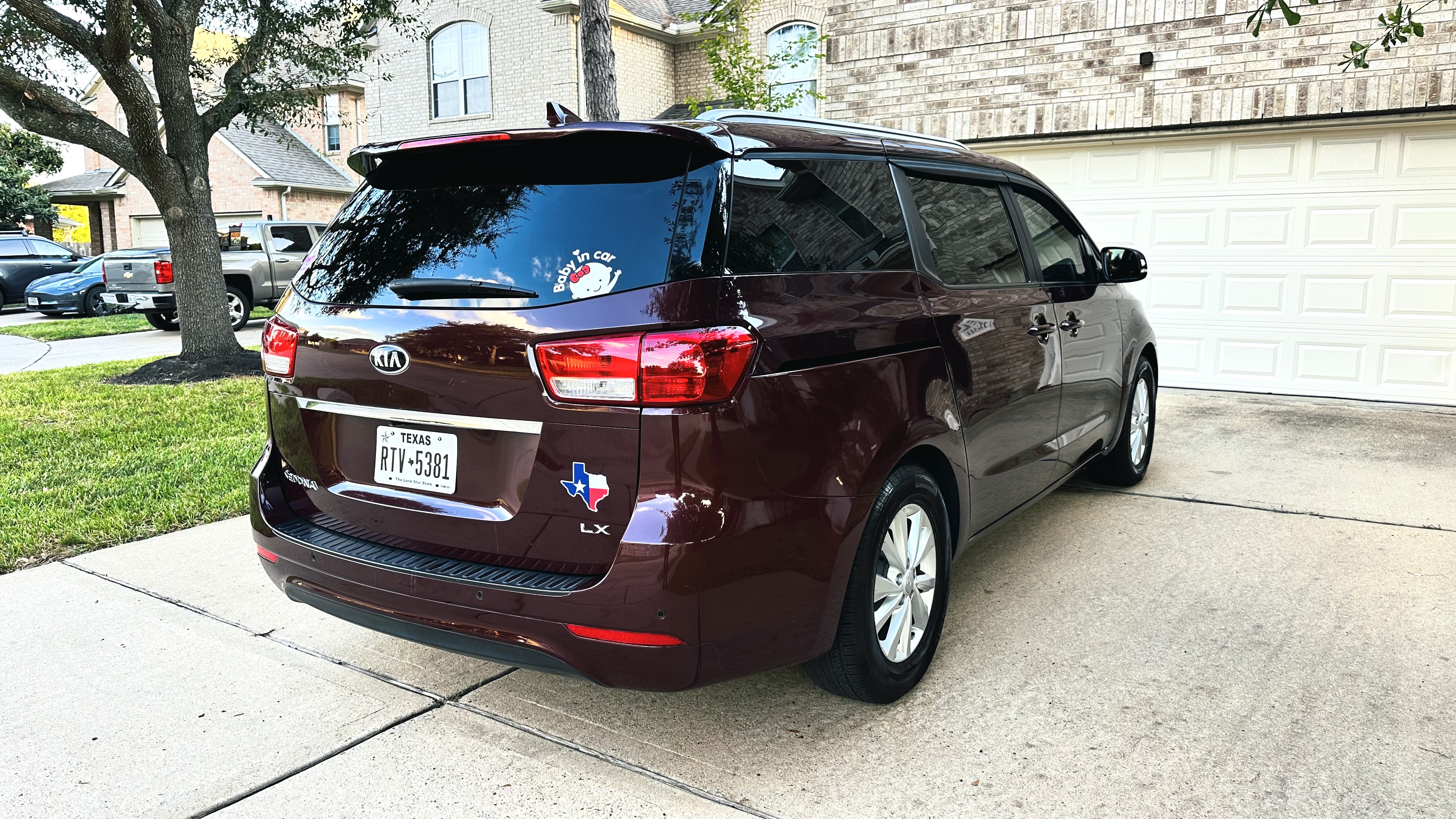 Used 2017 Kia Sedona LX w/ LX Essentials Premium Package FWD image 5