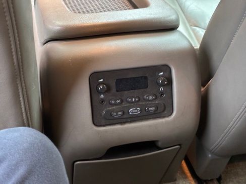 Used 2003 Chevrolet Tahoe LT image 15