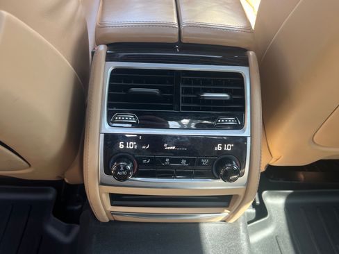 Used 2016 BMW 740i image 18