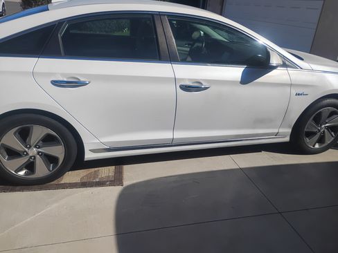 Used 2017 Hyundai Sonata Plug-In Hybrid image 10