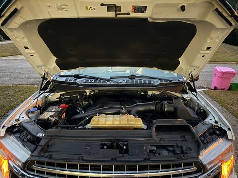 Used 2019 Ford F150 XLT w/ Equipment Group 302A Luxury image 8