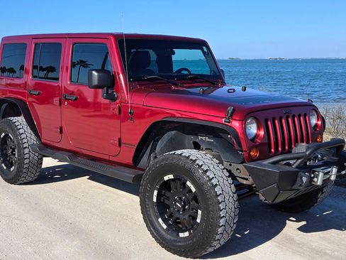 Used 2012 Jeep Wrangler Unlimited Sahara image 1