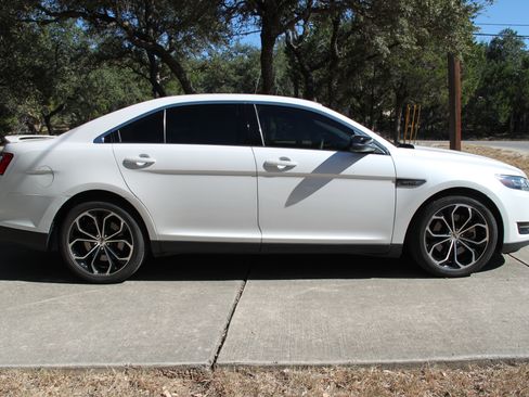 Used 2015 Ford Taurus SHO w/ Equipment Group 401A image 4