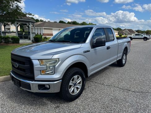 Used 2015 Ford F150 XL w/ Equipment Group 101A Mid AWD/4WD image 1