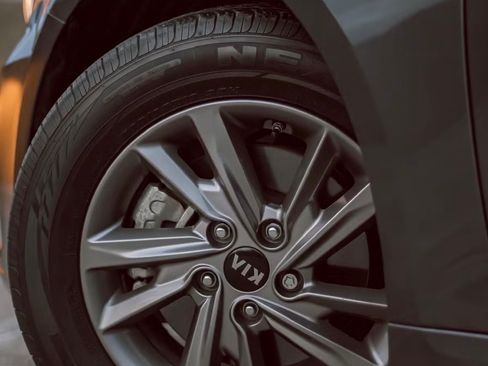 Used 2020 Kia Optima LX FWD image 9